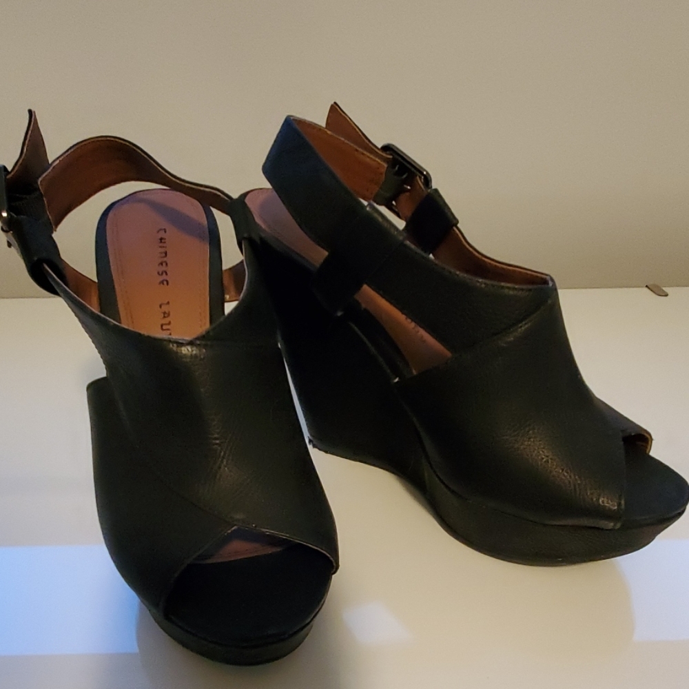 Black chinese laundry peep toe wedge shoes 7.5